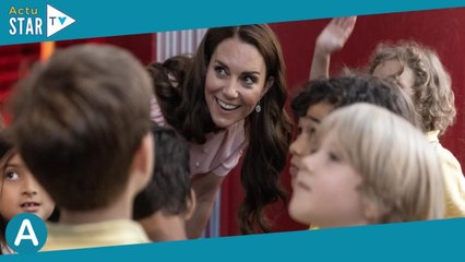 "Ne le dis à personne, chut !" : Kate Middleton face à un enfant beaucoup trop curieux, elle répond