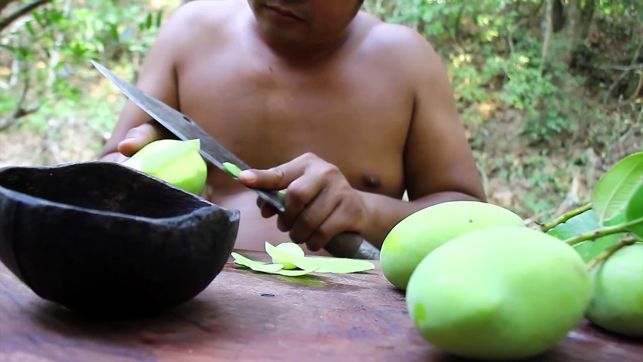 #GreenMangoSalad Cooking EEL Fish Spicy Mango Salad eating So Delicious - Grilled EEL BBQ Recipe
