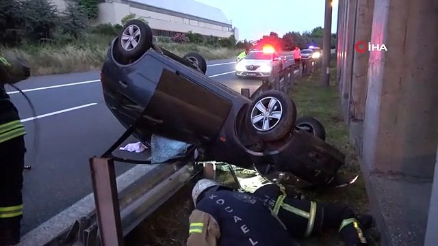Dans TEM, la voiture conduite par le conducteur ivre a heurté la barrière et fait un saut périlleux