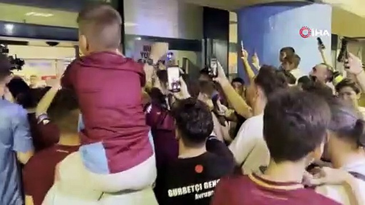 Trabzonspor'un yeni transferleri Orsic ve Fernandez'e coşkulu karşılama