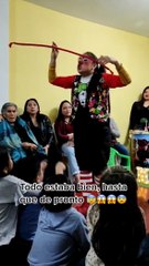 ¡Ya nos exhibiste! Niño confiesa la 'infidelidad' de su papá en fiesta infantil