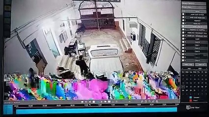 बंदियों की हो रही विशेष मुलाकात, जेल से बाहर जा रहा सामान