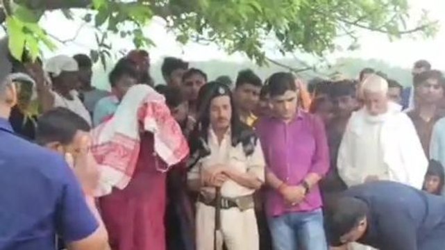 सिवान: विसुन हत्याकांड की जांच करने पहुंची डॉग स्क्वायड की टीम, पेड़ से लटका मिला था शव