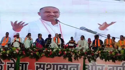 दोपहर 1.12 बजे मंच पर पहुंचे गृहमंत्री, नारे लगाकर किया अ​भिवादन