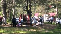 Piknikçiler Küçükelmalı Tabiat Parkı'na bayramda akın etti