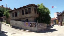 Eskişehir Büyükşehir Belediyesi'nin yıkmak istediği tarihi evler için mahalleli isyan etti