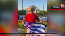 Yunan turist Ayasofya'nın önünde Yunan bayrağı açarak provokasyon yaptı