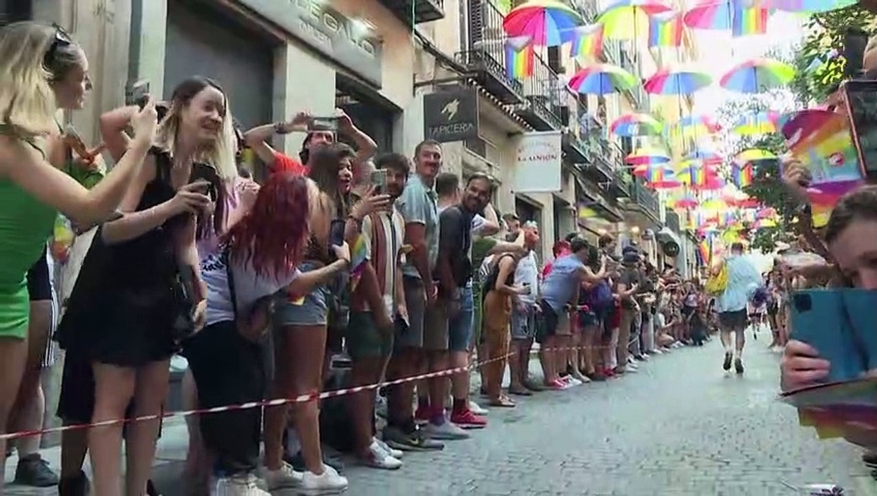 Fünfzehn Zentimeter über dem Asphalt: High-Heels-Rennen in Madrid