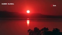 Görenleri hayran bırakıyor... Van Gölü manzaralı eşsiz günbatımı