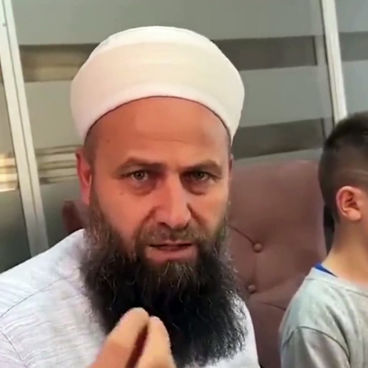 Cami hocası berberleri hedef aldı! "Çocuklara gavur icadı şeyler yapmayın"