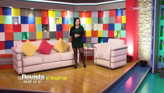 Tres personas son captadas robando en una tienda, la mujer escondía las prendas entre sus piernas