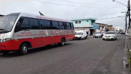 Ônibus com funcionários do Hospital Chama atingido por carro