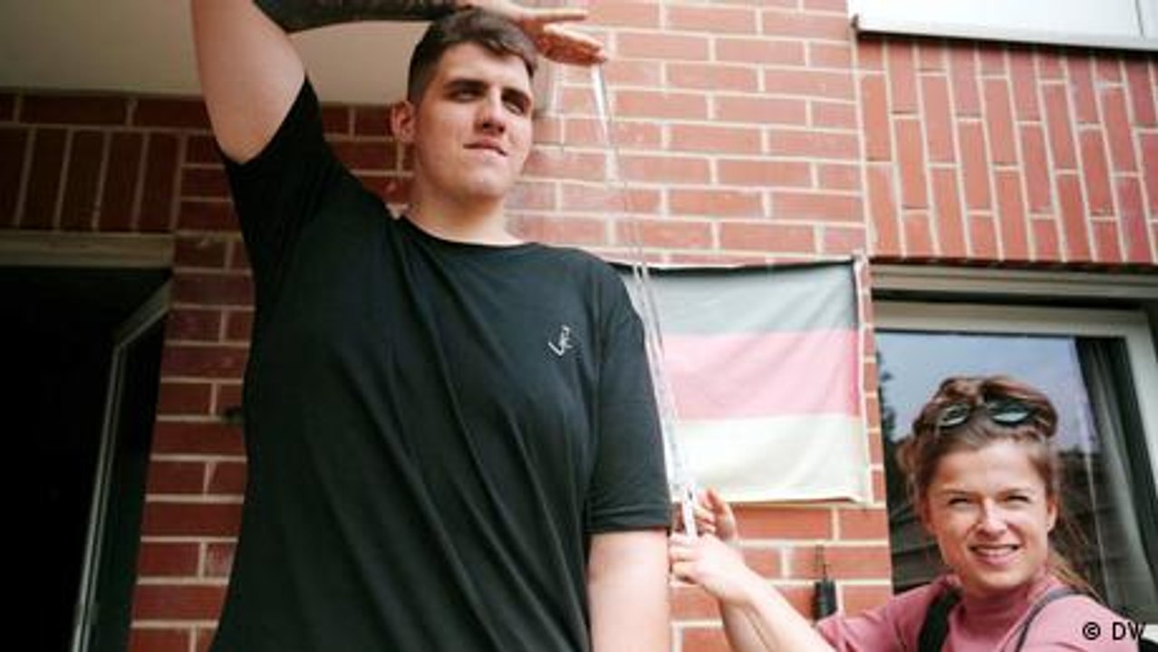 Überragend: der größte Mann Deutschlands