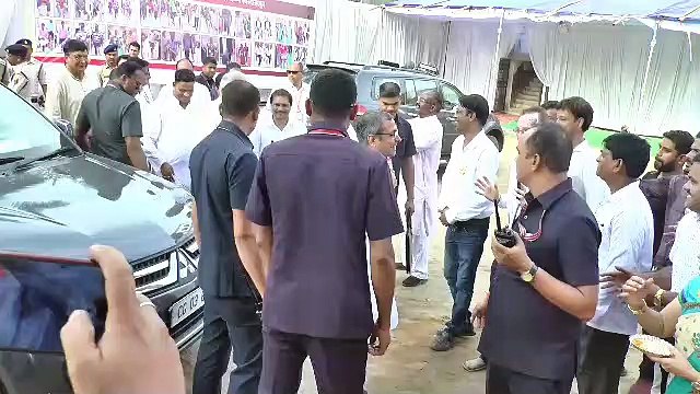 मुख्यमंत्री ने दिव्यांगों को व्हीलचेयर, ट्राईसिकल, बैसाखी सहित अन्य उपकरण किये प्रदान