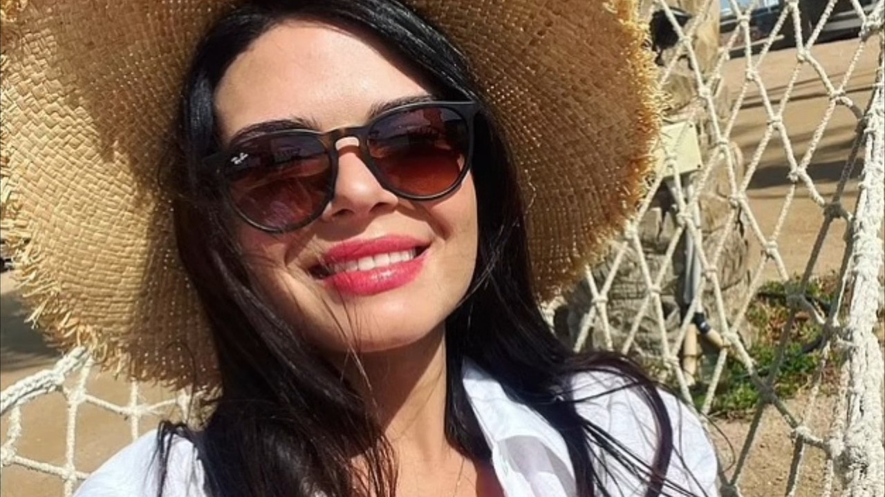 Russische bankmanagerin fällt vom 11. stock