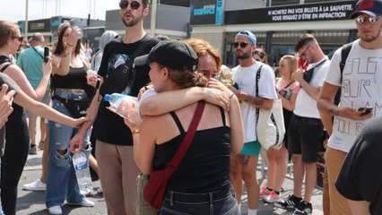 Download Video: « Je suis au bout de ma vie… » : les fans de Mylène Farmer dépités après l’annulation de ses concerts