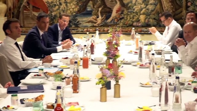Sánchez critica en Bruselas los pactos entre PP y Vox antes de asumir la presidencia de la UE