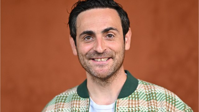 Voici - Camille Combal partage une amusante vidéo avec sa femme Marie Treille Stefani lors d'un voyage en train