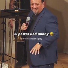 Pastor evangélico canta alabanza al ritmo de de Bad Bunny