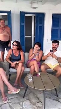 Τανιμανίδης: Με τις δίδυμες κόρες του πήγε την τούρτα γενεθλίων στην Μπόμπα