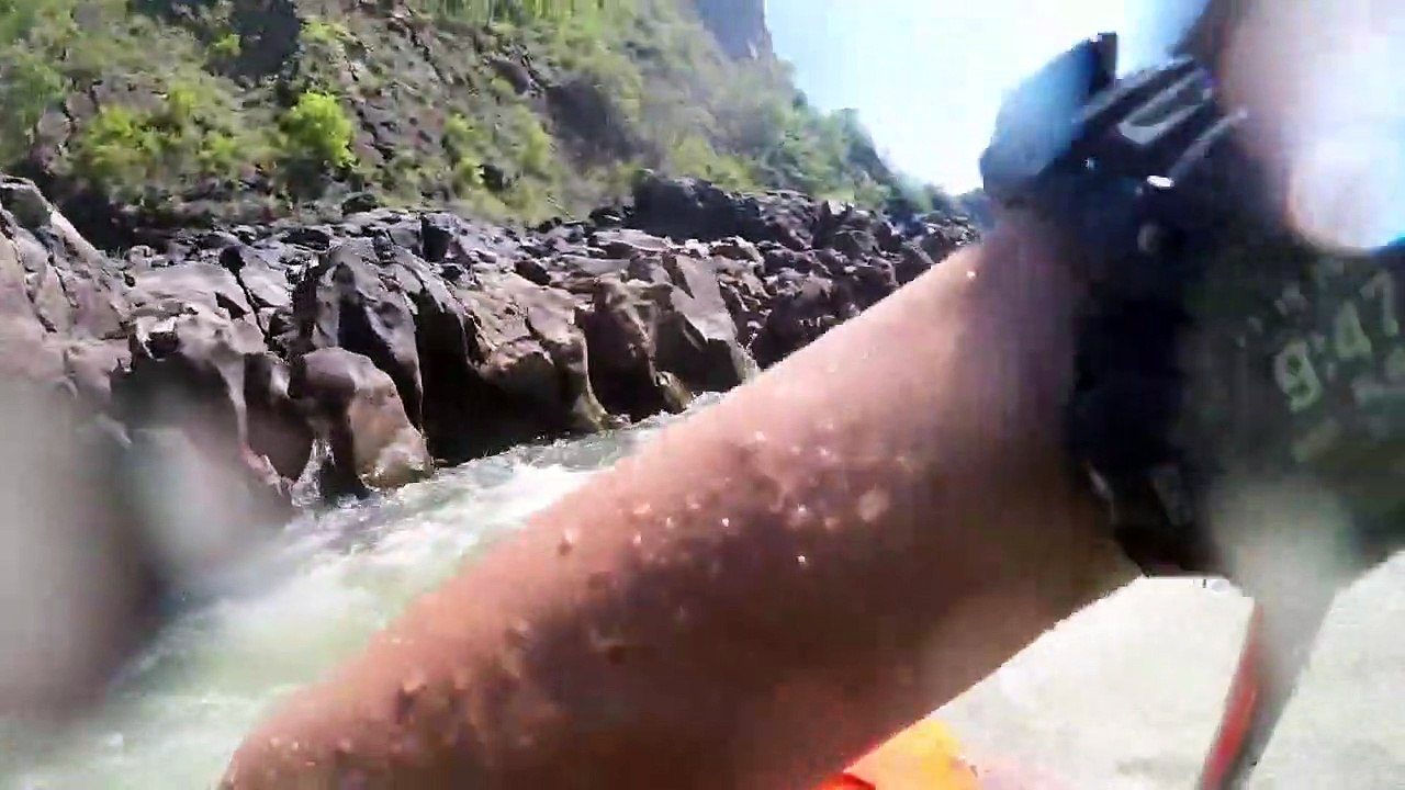 Kayak d'eau vive au Zambèze