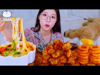 ASMR MUKBANG Spicy Tteokbokki pizza, Honey Combo Chicken, Onion rings, Rice balls.