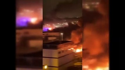 Des véhicules blindés sont intervenus pour réprimer les manifestations en France