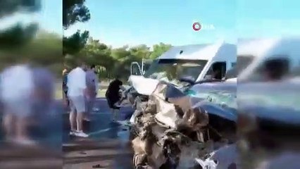 İzmir'de bayram dönüşünde feci kaza: 4 ölü, 21 yaralı