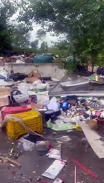 Poderaccio, al posto dell'ex campo nomadi un chilometro di discarica