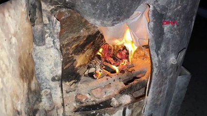 Die Polizei in Kars trägt ihre Winterkleidung, um sich vor der Kälte zu schützen