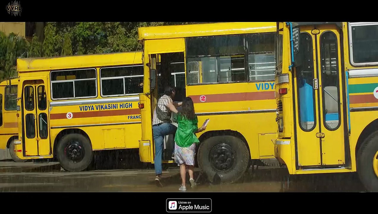 Barsaat Aa Gayi Song