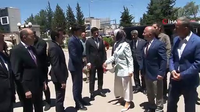 Bakan Mahinur Özdemir Adıyaman'da temaslarda bulundu