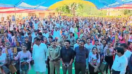 सम्मान समारोह में मौजूद मेधावी