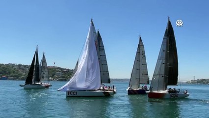 Kabotaj Bayramı'nda yelkenliler İstanbul Boğazı'nda yarıştı