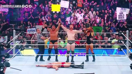 11 Unexpected Moments of Super Bionic Human Strength By WWE Wrestlers