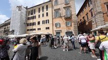 Roma, visitatori in coda al Pantheon per gli ultimi giorni di ingresso gratuito