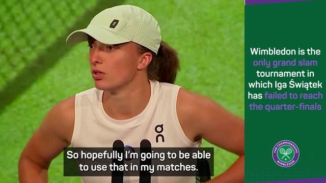 Swiatek not feeling the pressure despite Wimbledon top seeding