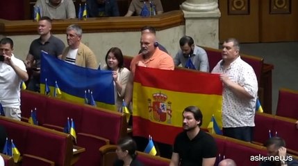 Zelensky vede Sanchez, "su addestramento piloti alleati in ritardo"