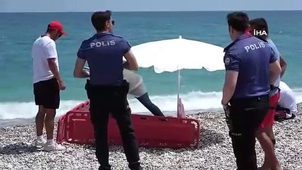 Sa cousine s'est noyée sous ses yeux, a fondu en larmes