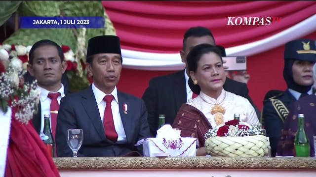 Kala Jokowi Ikut Nyanyi saat Putri Ariani dan Slank Tampil di HUT ke-77 Bhayangkara