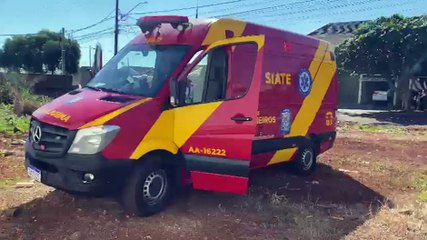 Pintor tem suspeita de fratura nas costelas após cair da escada