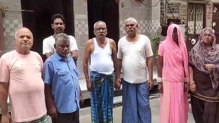 जयपुर-लालकोठी स्कीम के एफ-ब्लॉक में 10 दिन से बदबूदार पानी की सप्लाई,परेशान लोगों ने की नारेबाजी,देखें विडियो