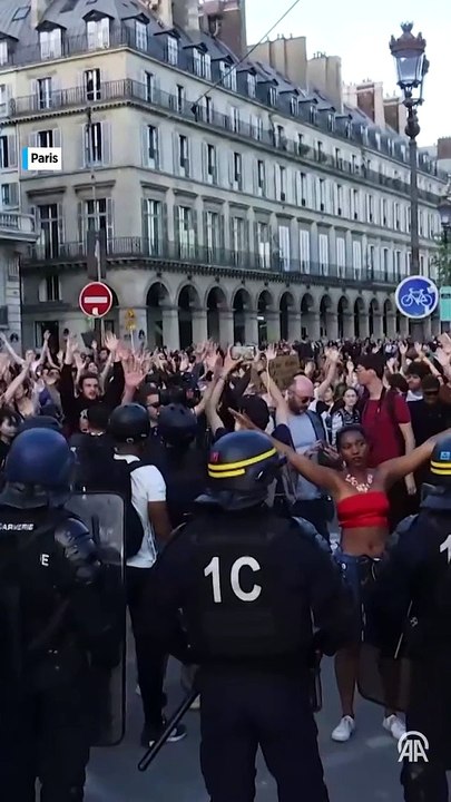 Fransa'da protestolar sürüyor