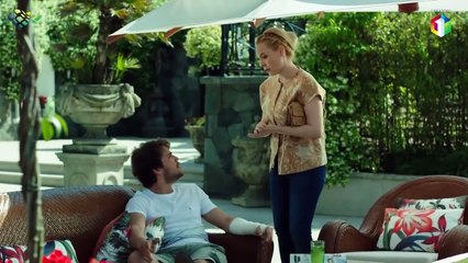 Sunehri Titliyan - Episode 14 - Turkish Drama - Hande Ercel - Dramas Central