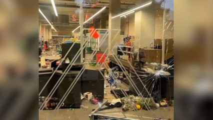 « Pauvreté », « colère », « défouloir » : pourquoi les magasins sont pillés par les émeutiers
