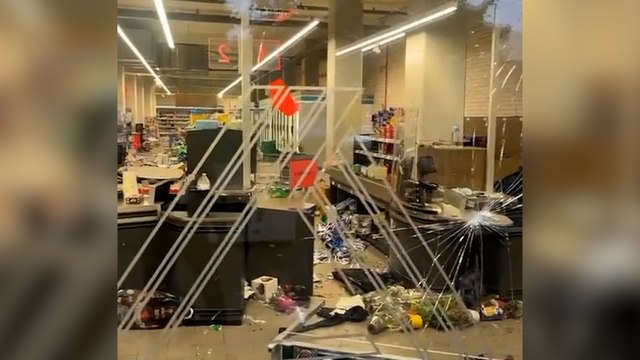 « Pauvreté », « colère », « défouloir » : pourquoi les magasins sont pillés par les émeutiers