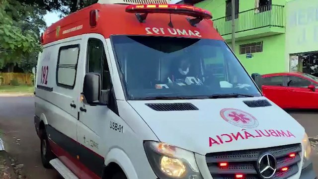 Idoso fica ferido ao sofrer queda na Rua Munique