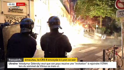 Violences - Scène inquiétante à Lyon, quand l'équipe de France Info est obligé d'interrompre l'interview du patron d'une supérette car le magasin est attaqué
