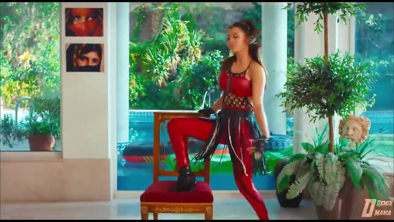 Urvashi Rautela hot compilation | Urvashi rautela hot edit | daddy mummy remix | hate story 4 hot