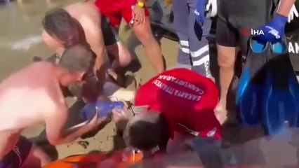 L'adolescent, qui aurait consommé de l'alcool et de la drogue, risquait de se noyer dans la mer